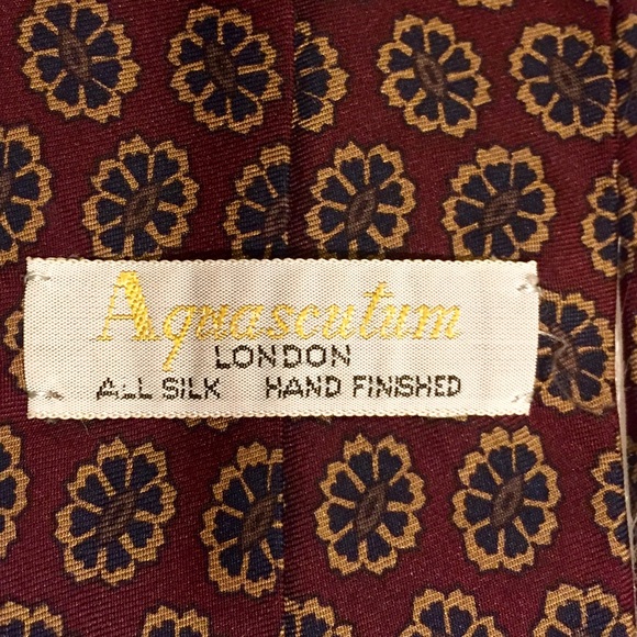 😎AquascutumLondonSilkHandmadeLondonMensTie - Picture 2 of 3